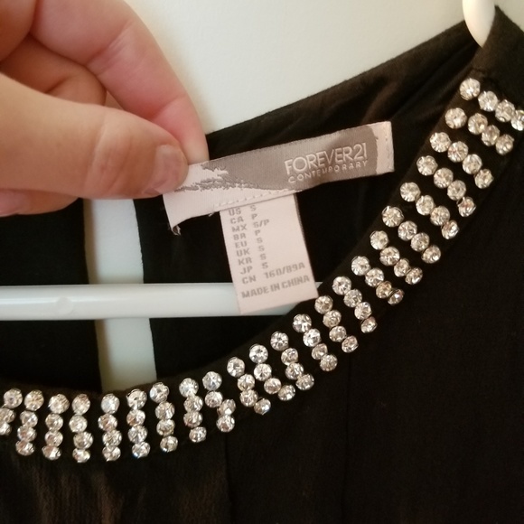 Shift dress with jewels - Picture 4 of 4